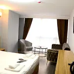 Otel Waves