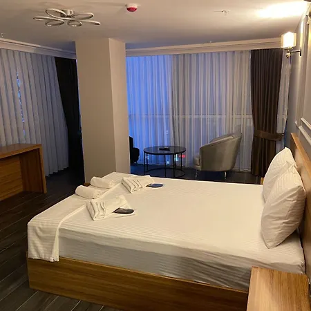 Waves Hotel *