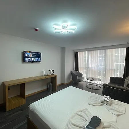 Waves Hotel *