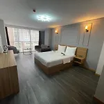 Hotel Waves *