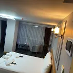 Hotel Waves